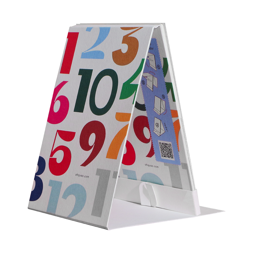 "Desk Calendar 2025"